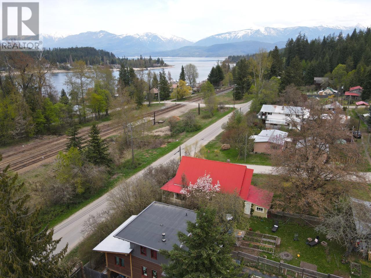 7904 Railway Avenue, Procter, British Columbia  V1L 0B7 - Photo 13 - 10330136