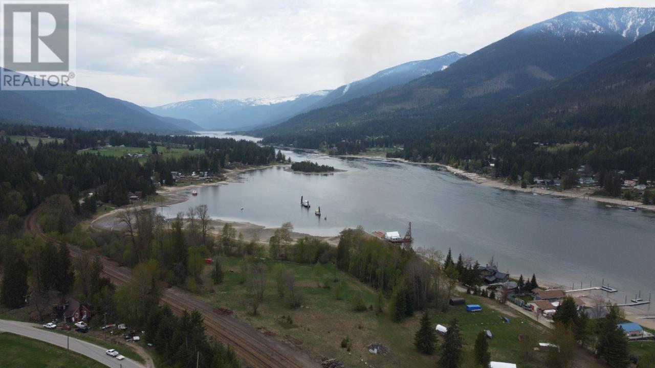 7904 Railway Avenue, Procter, British Columbia  V1L 0B7 - Photo 10 - 10330136