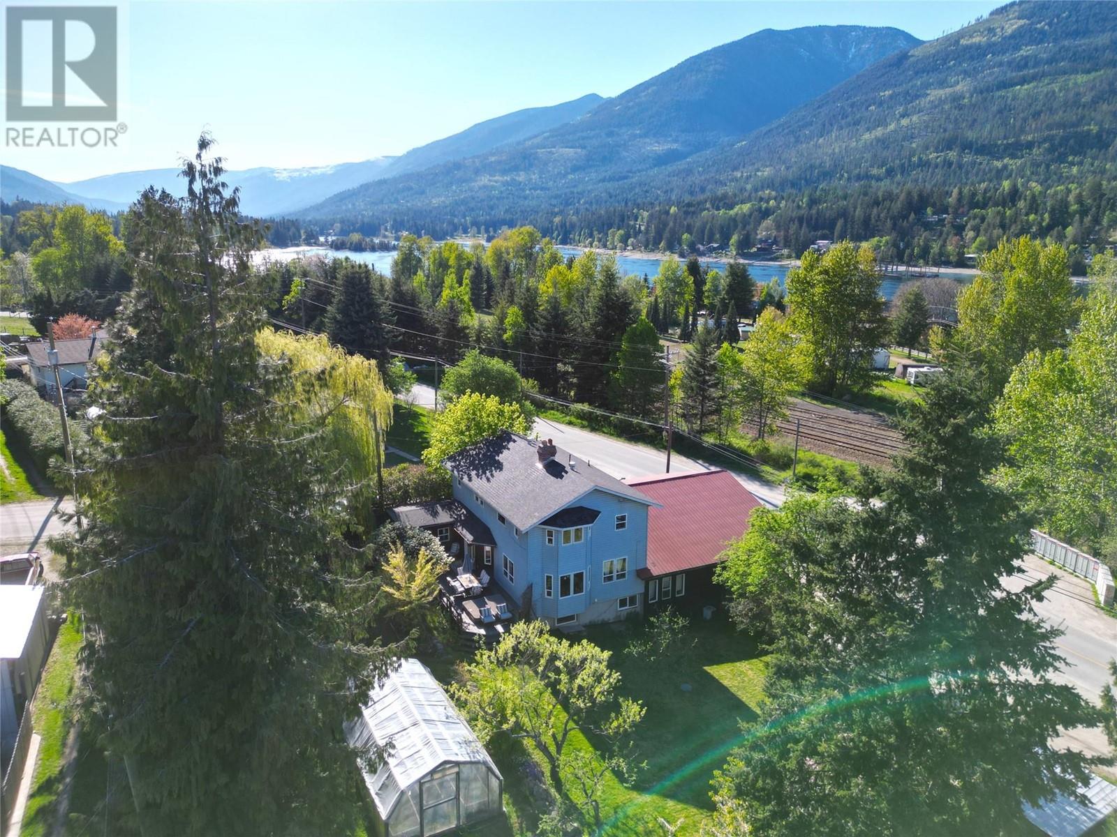 7904 Railway Avenue Avenue, Procter, British Columbia  V1L 0B7 - Photo 4 - 10330136
