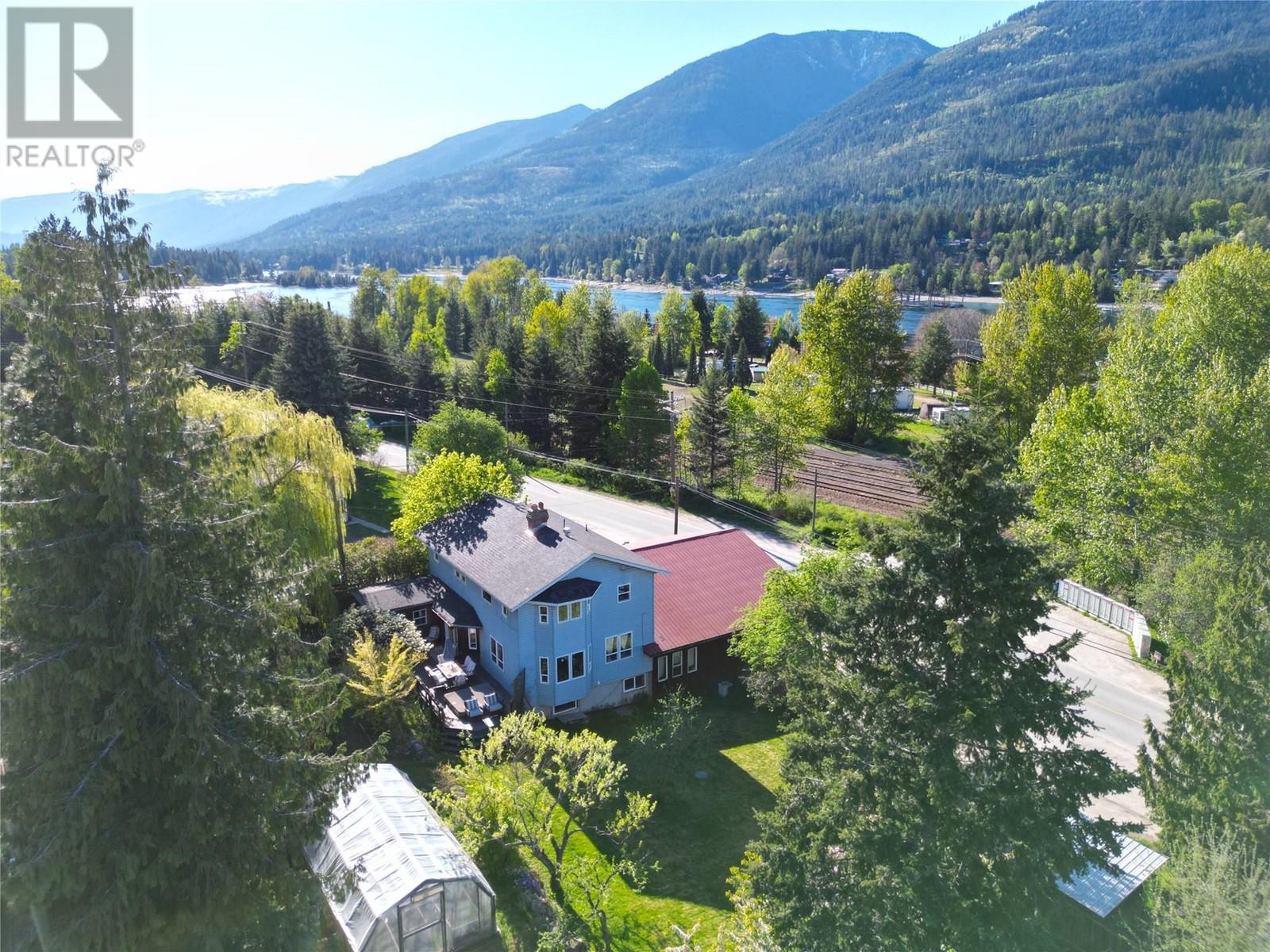 7904 Railway Avenue, Procter, British Columbia  V1L 0B7 - Photo 74 - 10330136