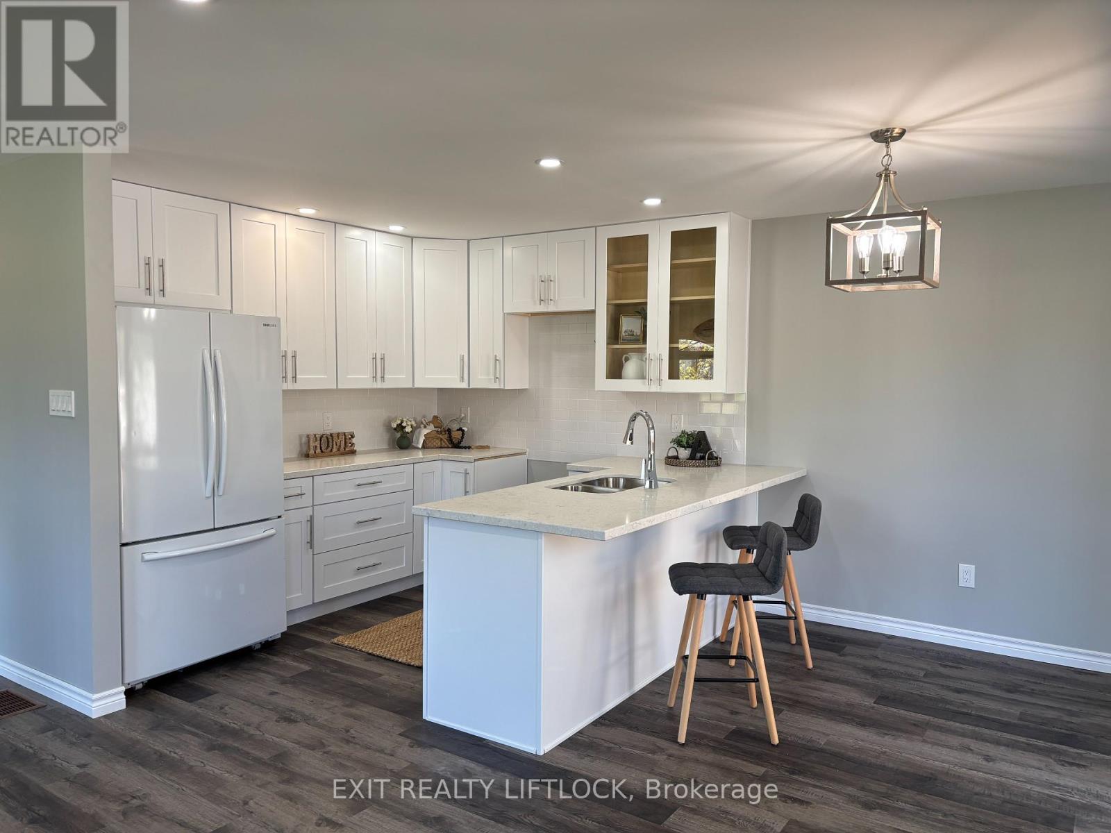 1018 Baker Street, Peterborough North, Ontario  K9H 7P8 - Photo 11 - X12147159