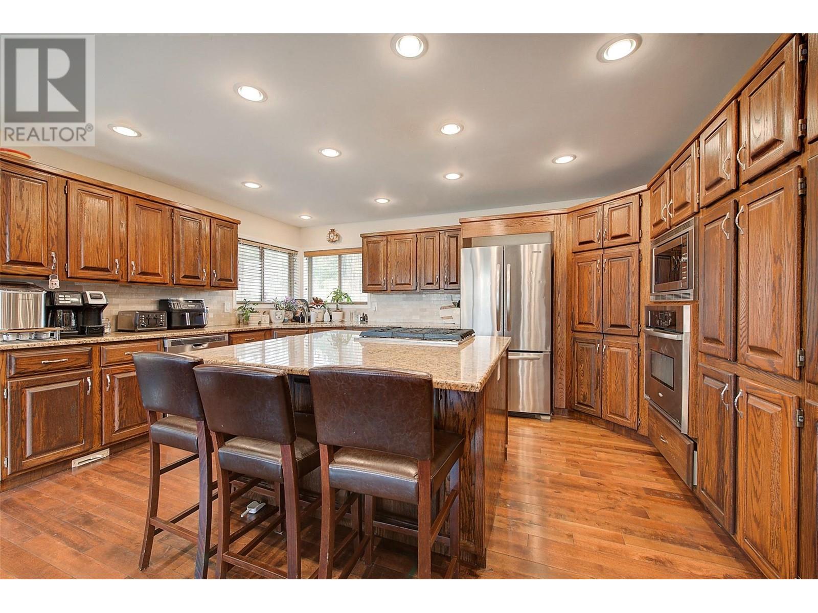 3310 Mathews Road, Kelowna, BC V1W4C4