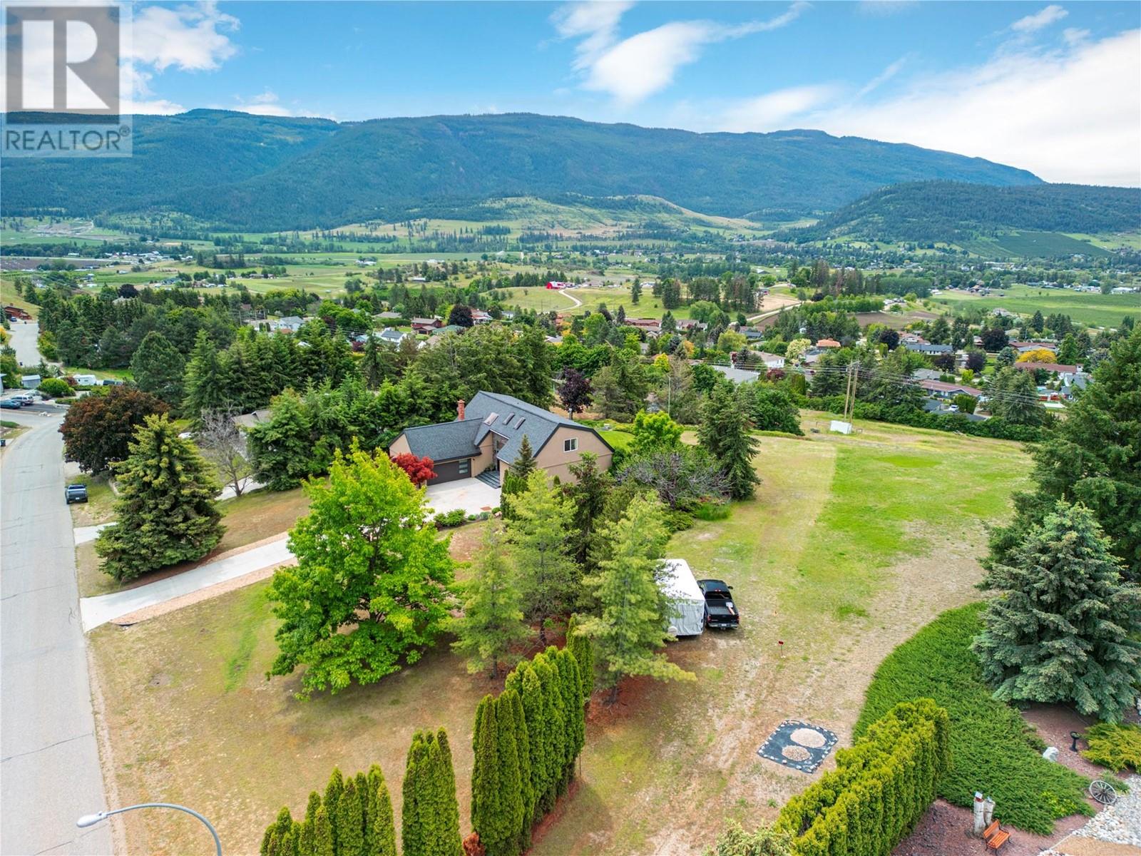 548 Upland Drive, Coldstream, British Columbia  V1B 2X8 - Photo 3 - 10347420