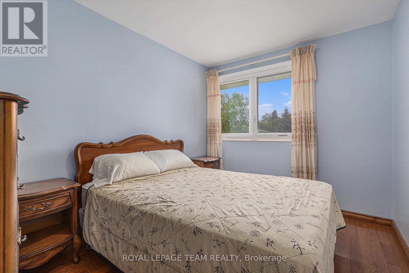 53 Viewmount Drive, Ottawa, Ontario  K2G 3C4 - Photo 10 - X12146776