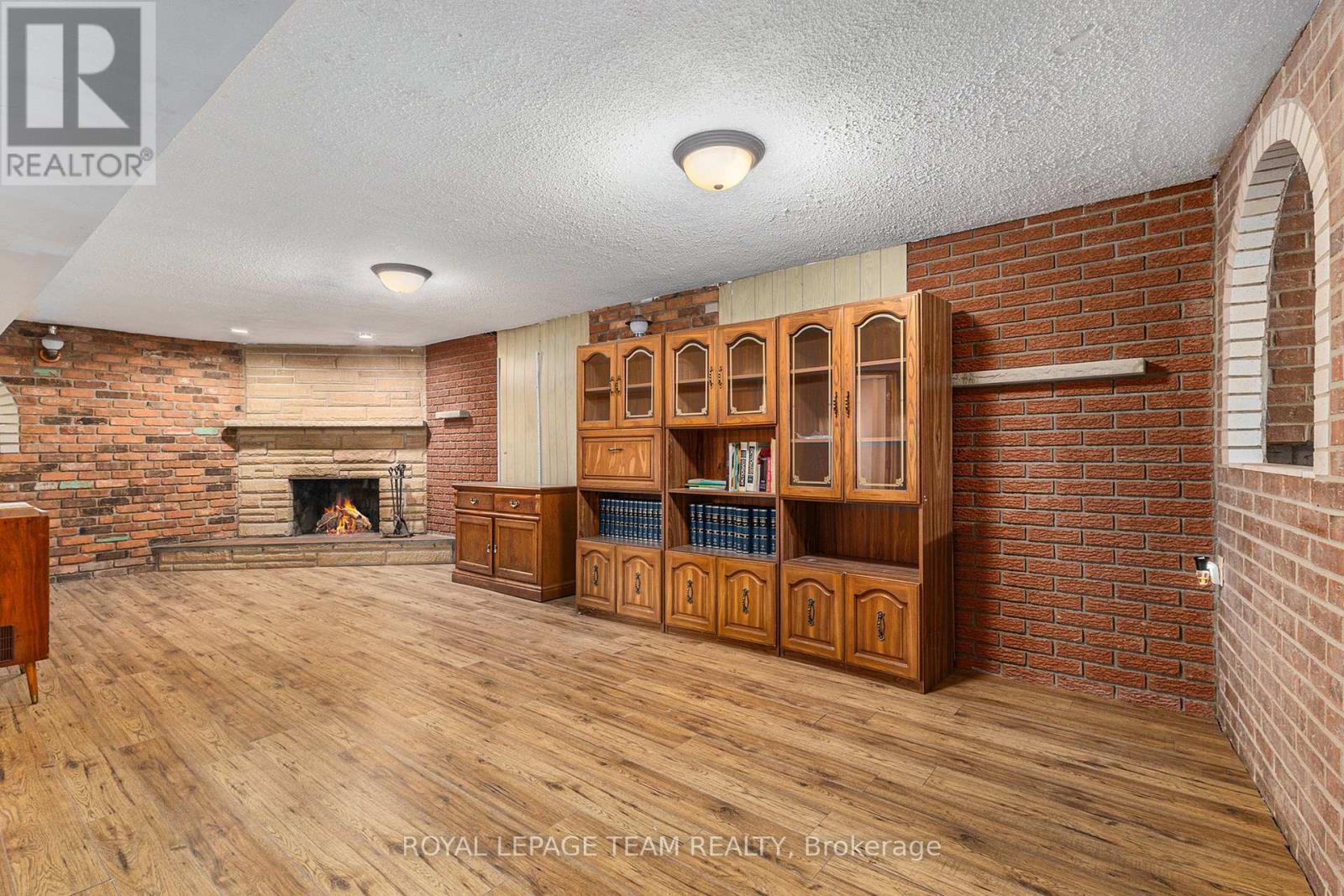 53 Viewmount Drive, Ottawa, Ontario  K2G 3C4 - Photo 14 - X12146776