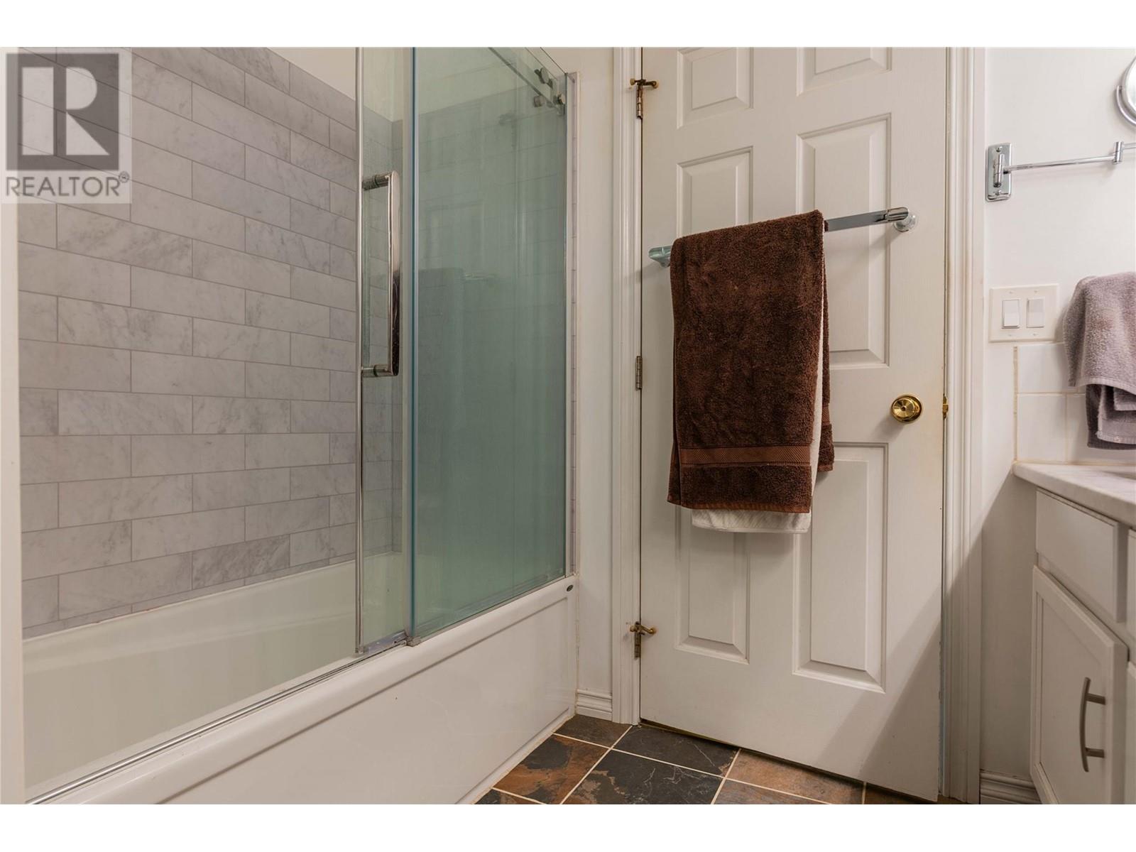 2015 Highway 3a, Castlegar, British Columbia  V1N 4N1 - Photo 33 - 10347955