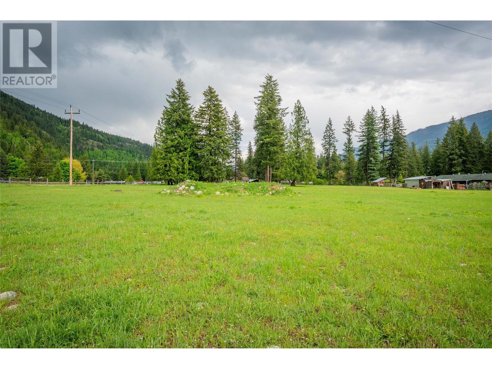 2015 Highway 3a, Castlegar, British Columbia  V1N 4N1 - Photo 84 - 10347955