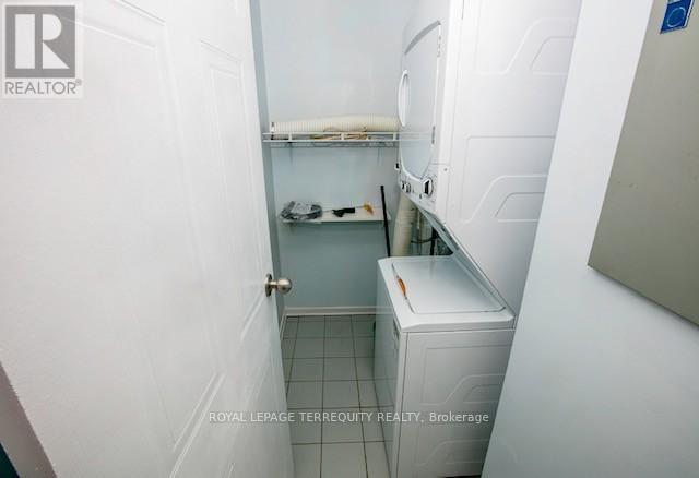 208 - 1275 Cornerbrook Place, Mississauga, Ontario  L5C 3J3 - Photo 9 - W12154131