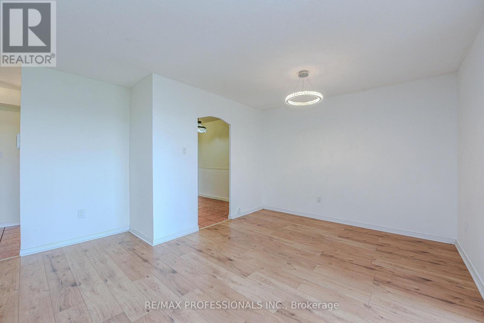 302 - 362 The East Mall, Toronto (Islington-City Centre West), Ontario  M9B 6C4 - Photo 11 - W12154146