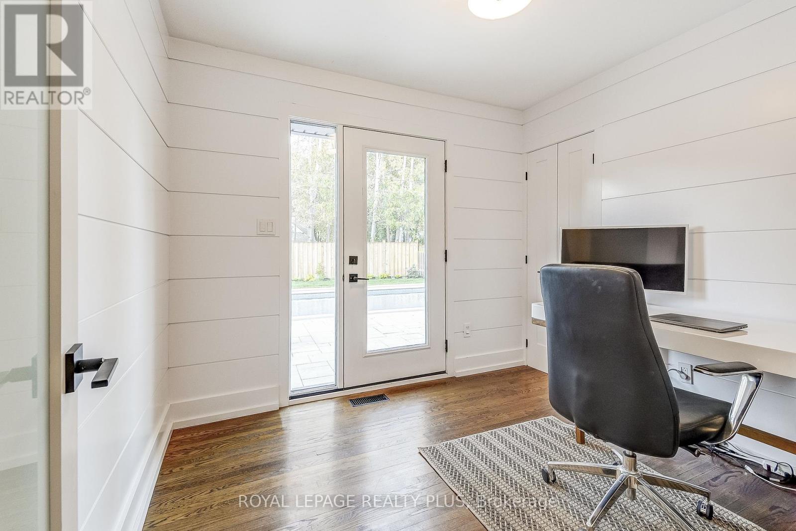 247 Simon Drive, Burlington, Ontario  L7X 1X8 - Photo 9 - W12154186