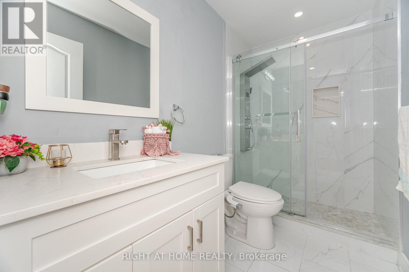 3439 Angel Pass Drive, Mississauga, Ontario  L5M 7N5 - Photo 32 - W12154230