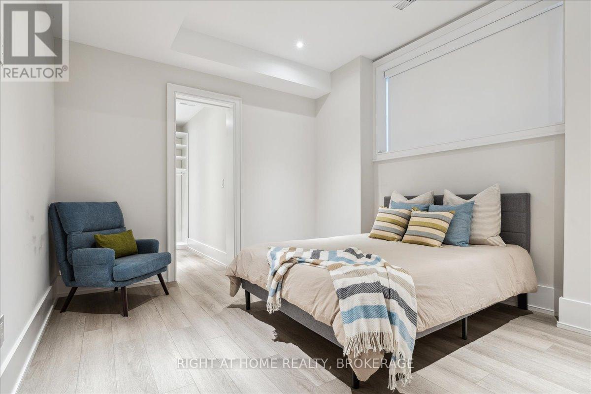 1253 Crawford Court, Oakville, Ontario  L6J 1Z2 - Photo 49 - W12154270