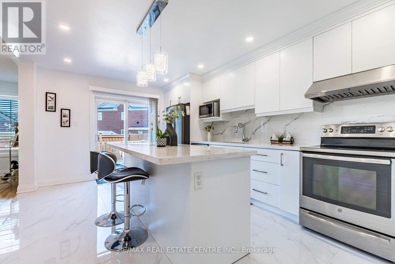 4310 Guildwood Way, Mississauga, Ontario  L5R 0A7 - Photo 18 - W12154303