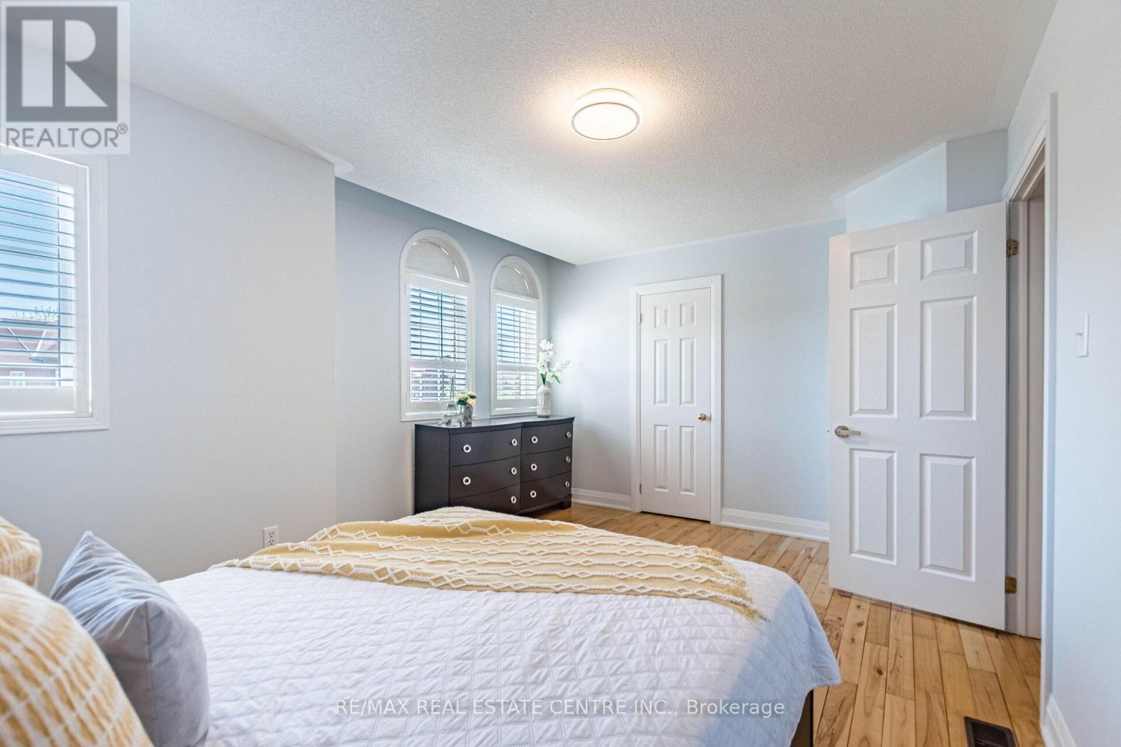 4310 Guildwood Way, Mississauga, Ontario  L5R 0A7 - Photo 28 - W12154303