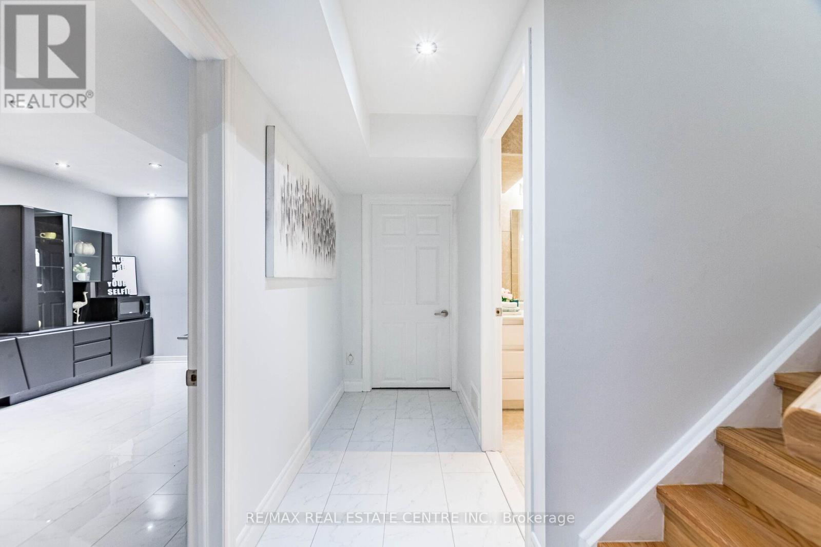 4310 Guildwood Way, Mississauga, Ontario  L5R 0A7 - Photo 33 - W12154303