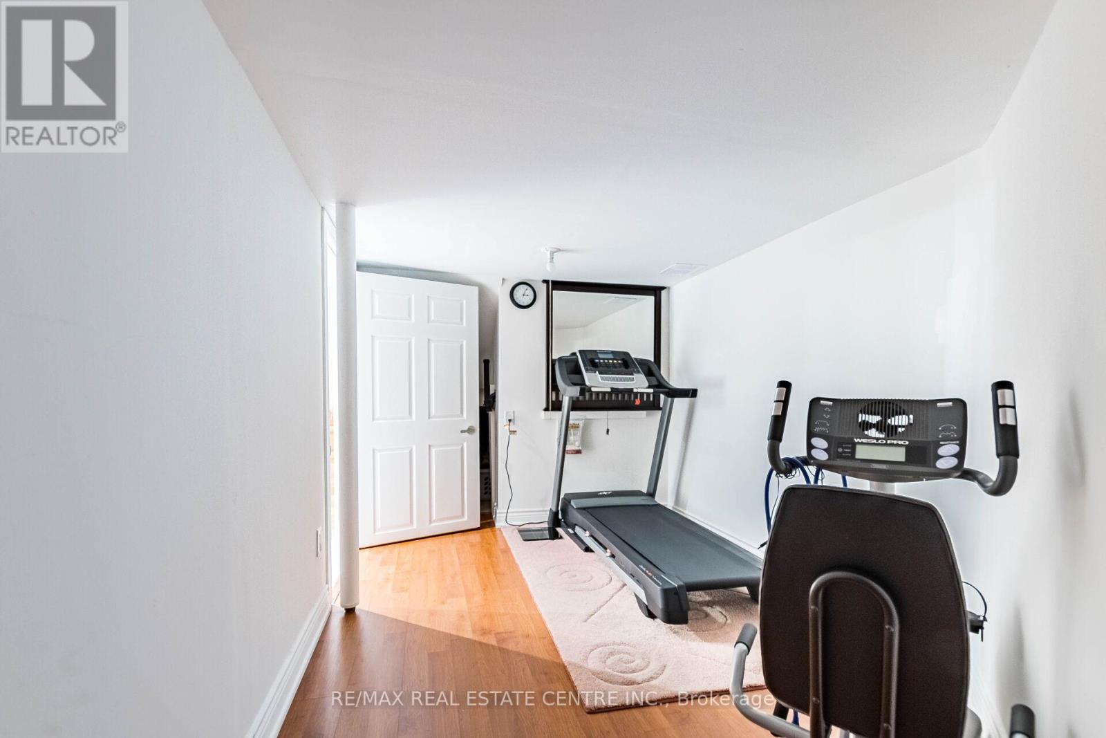 4310 Guildwood Way, Mississauga, Ontario  L5R 0A7 - Photo 39 - W12154303
