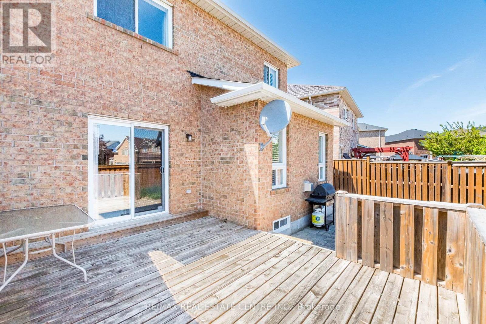 4310 Guildwood Way, Mississauga, Ontario  L5R 0A7 - Photo 43 - W12154303
