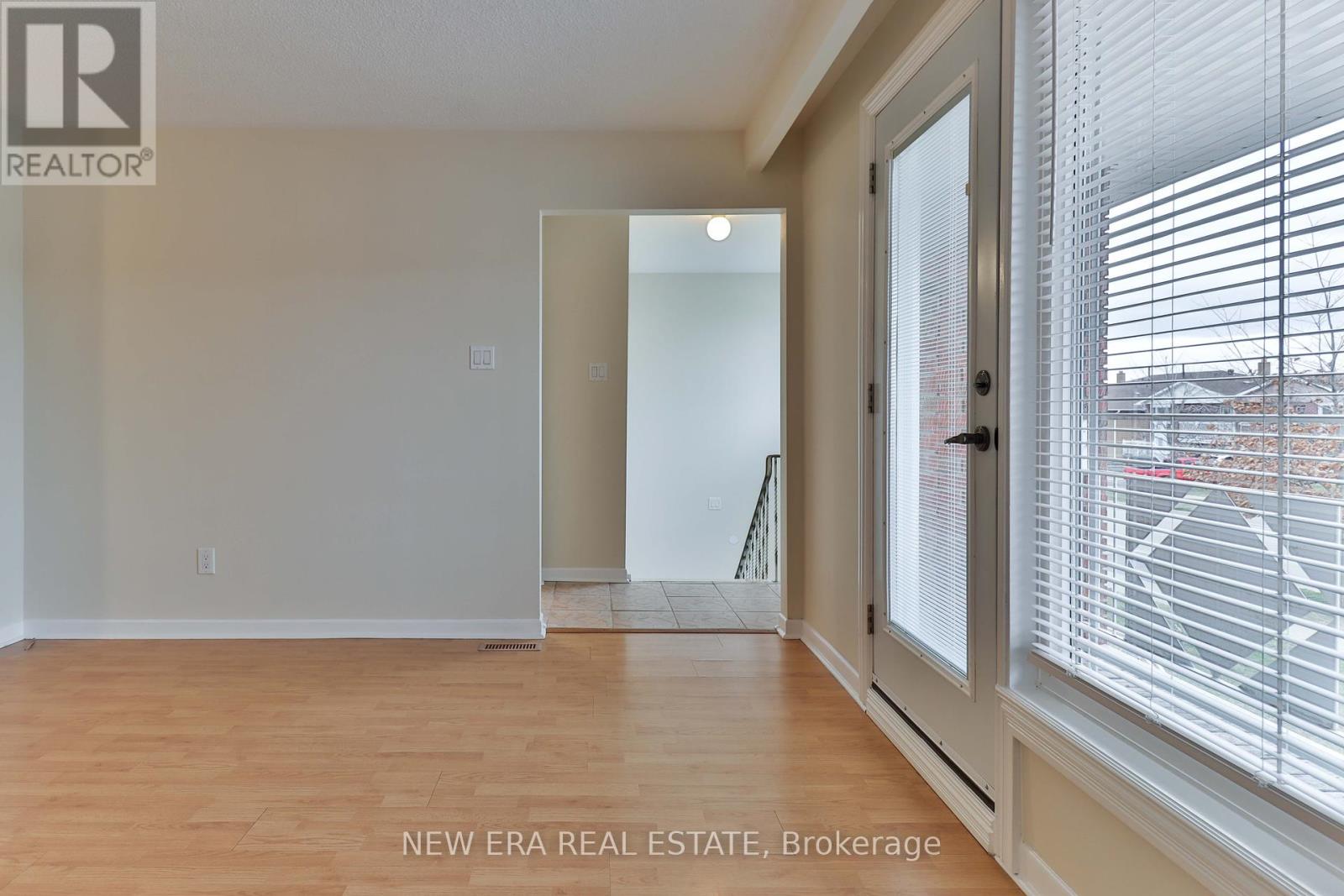2559 Kingsberry Crescent, Mississauga, Ontario  L5B 2K7 - Photo 12 - W12154308