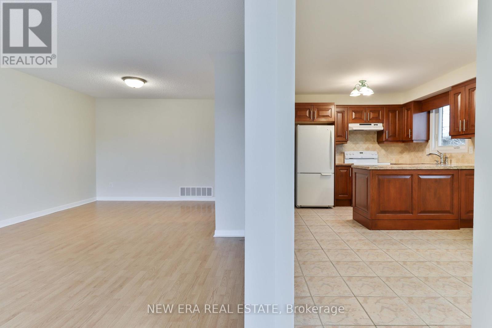 2559 Kingsberry Crescent, Mississauga, Ontario  L5B 2K7 - Photo 15 - W12154308