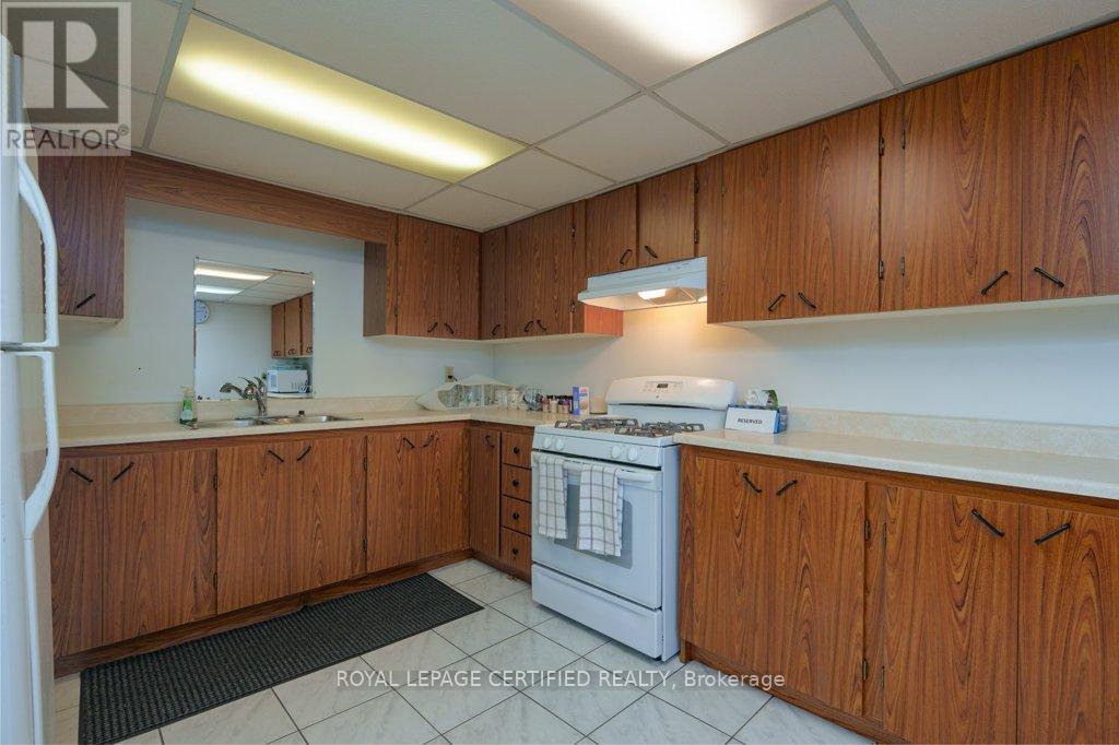 48 Sunset Boulevard, Brampton, Ontario  L6X 1W9 - Photo 34 - W12154369