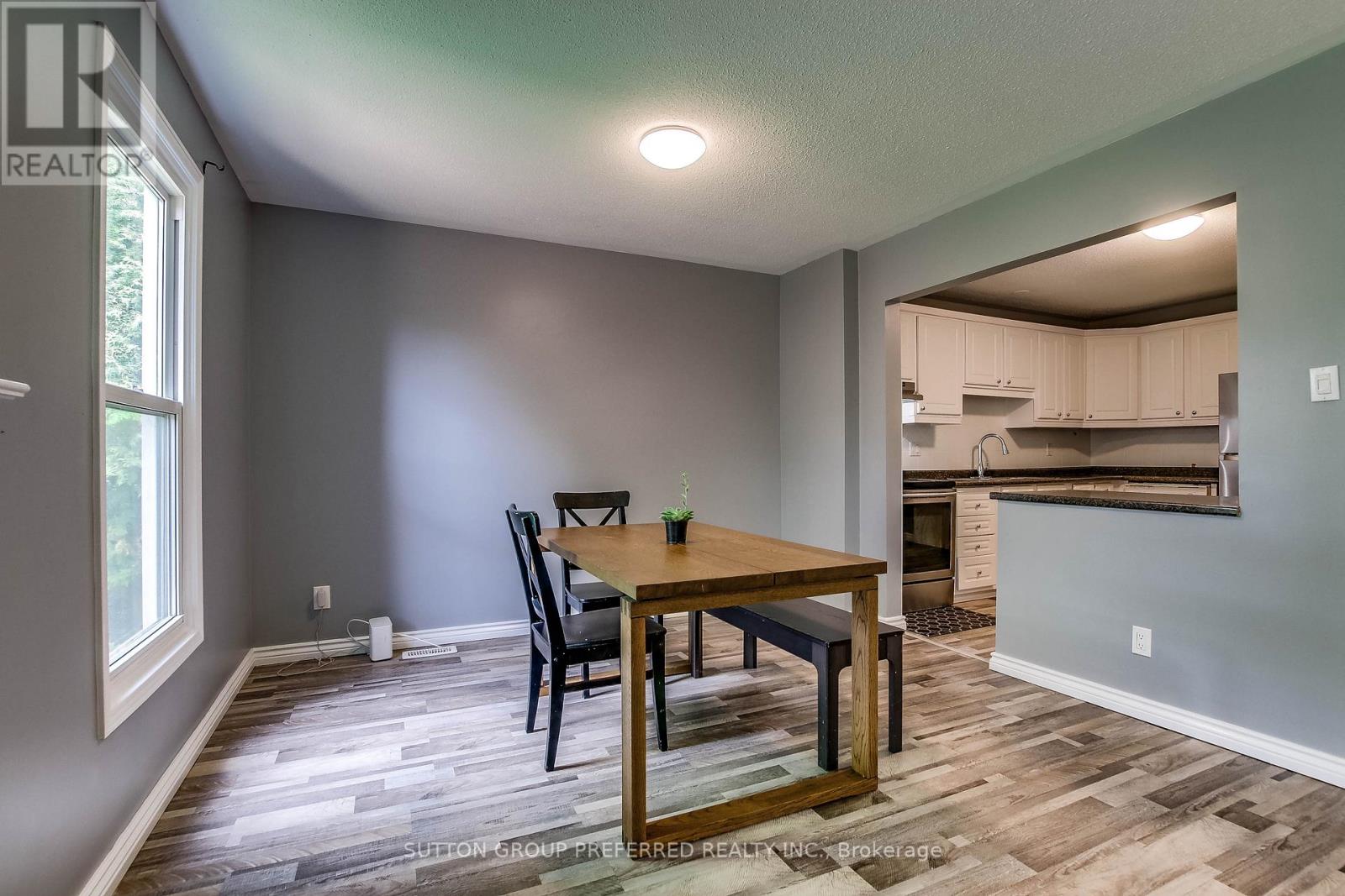 122 Andover Drive, London South, Ontario  N6J 4C3 - Photo 11 - X12154399