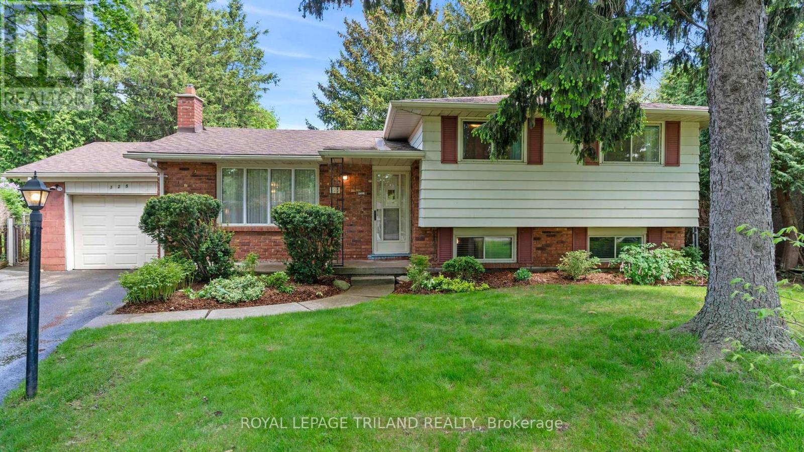 125 DELMONT PLACE, London North, Ontario