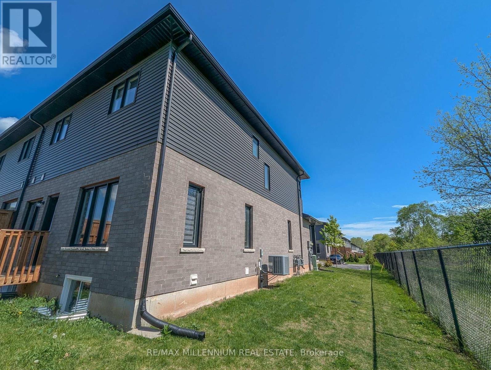 Property at 104 - 4552 PORTAGE ROAD image 3