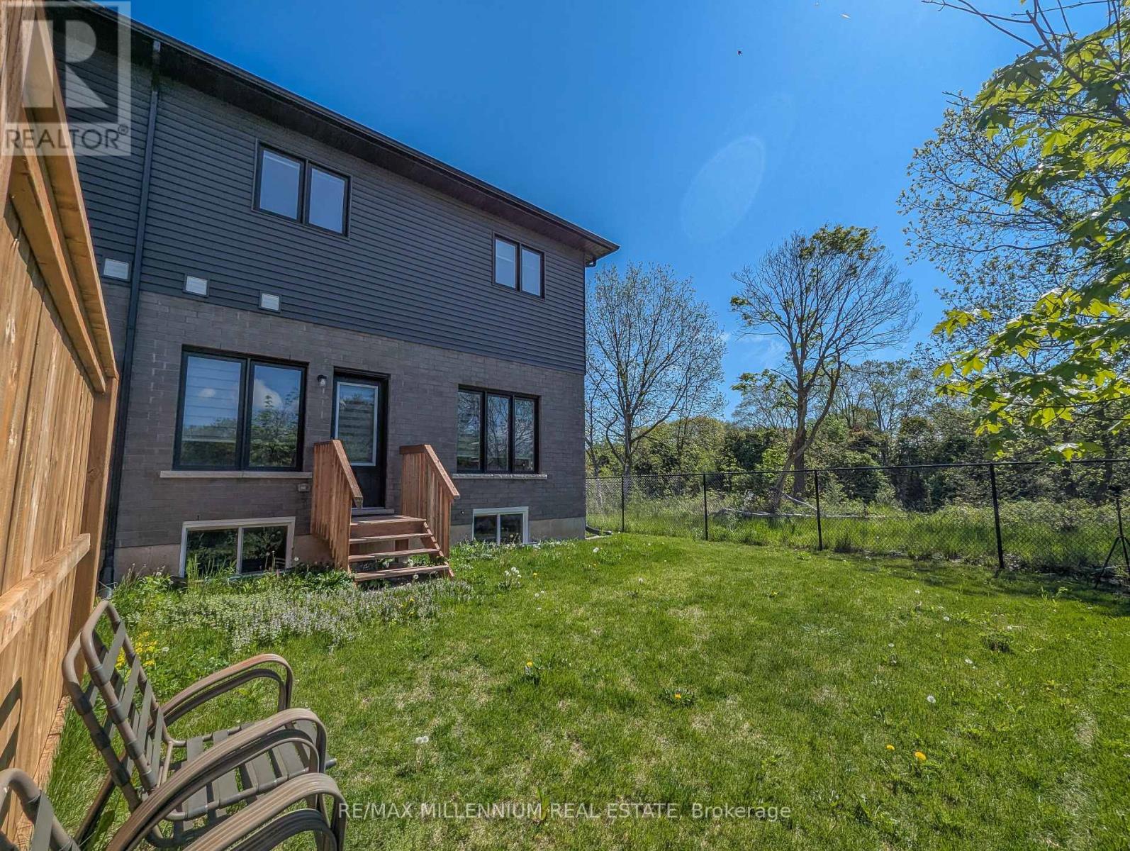 104 - 4552 Portage Road, Niagara Falls, Ontario  L2E 6A8 - Photo 5 - X12154196