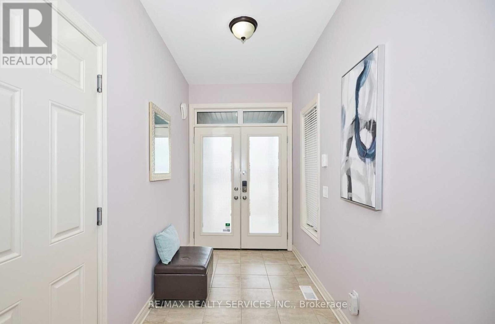 Upper - 6045 Ernest Crescent, Niagara Falls, Ontario  L2H 0H9 - Photo 2 - X12154309