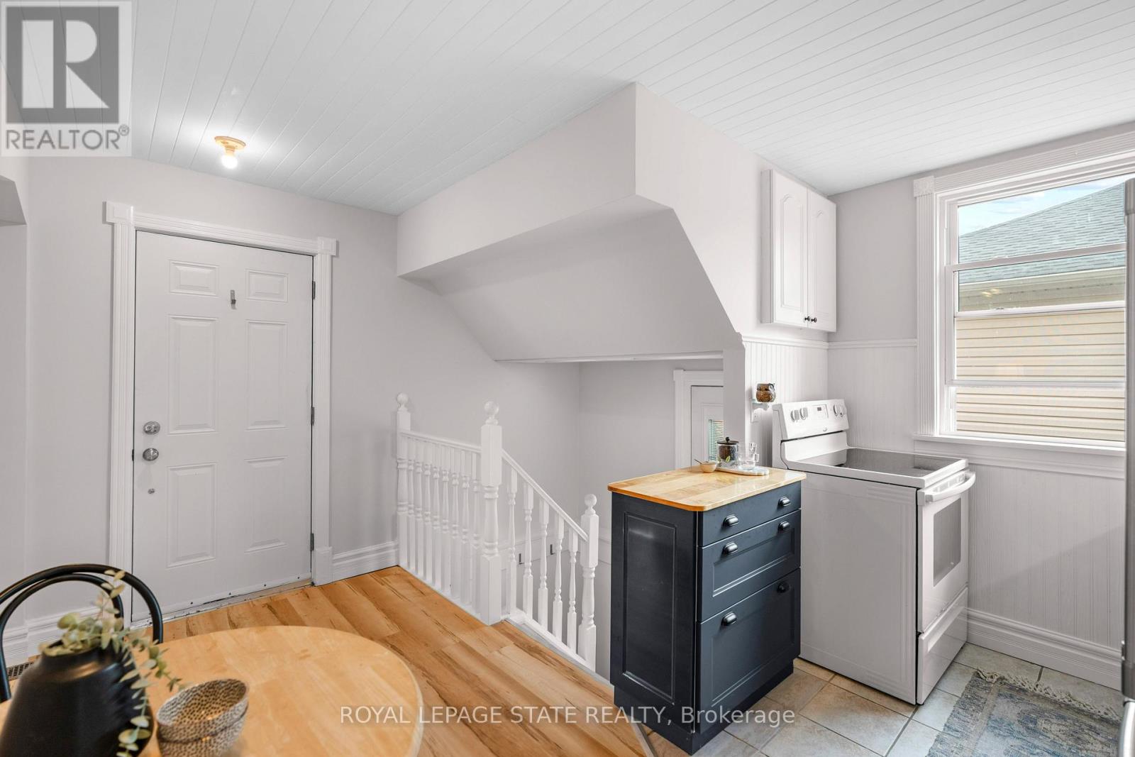 46 East 38th Street, Hamilton, Ontario  L8V 4E5 - Photo 13 - X12154347