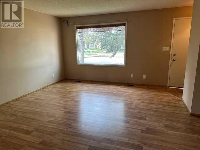 8 Mcblane Close, Red Deer, Alberta  T4R 1W6 - Photo 3 - A2221271