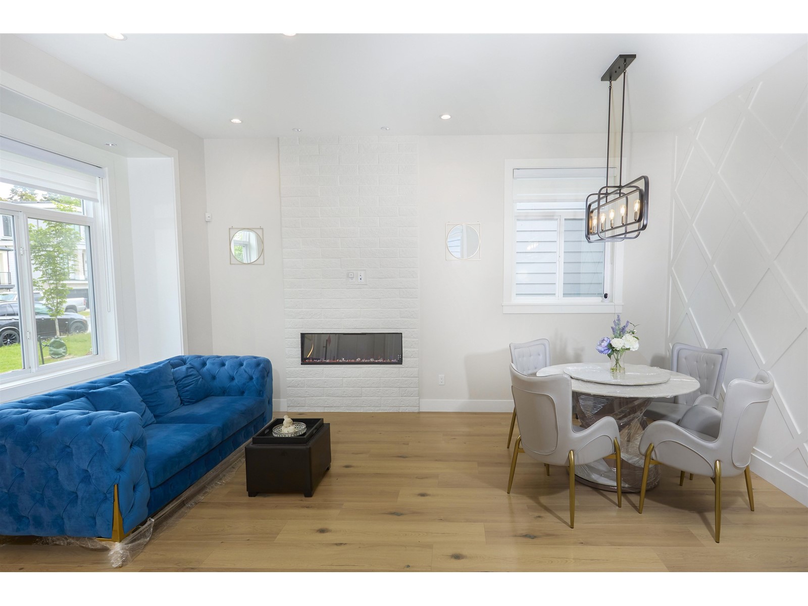 Property at 16774 20A AVENUE image 3