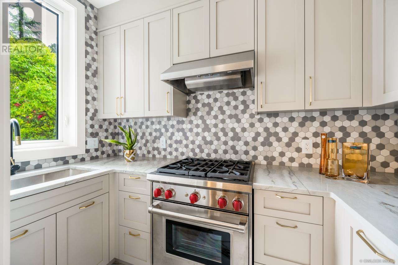 1718 W 61st Avenue, Vancouver, British Columbia  V6P 2C3 - Photo 12 - R3003332