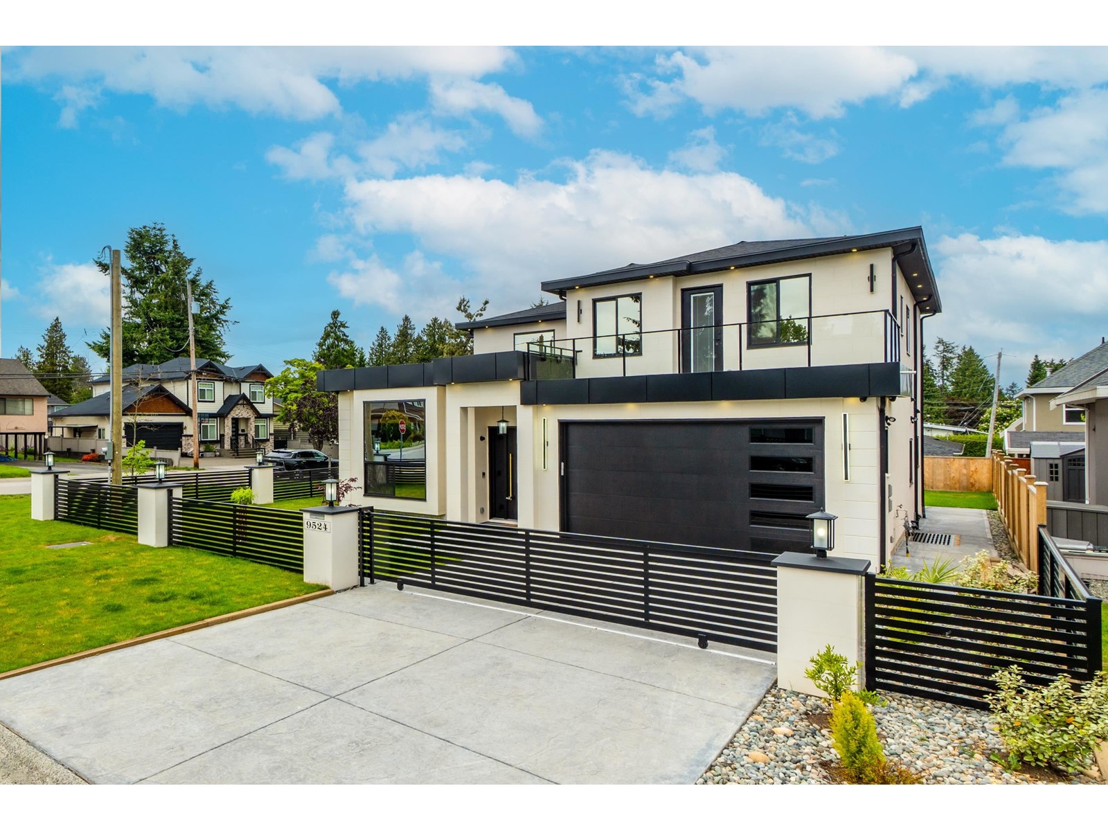 Property at 9524 118 STREET image 2
