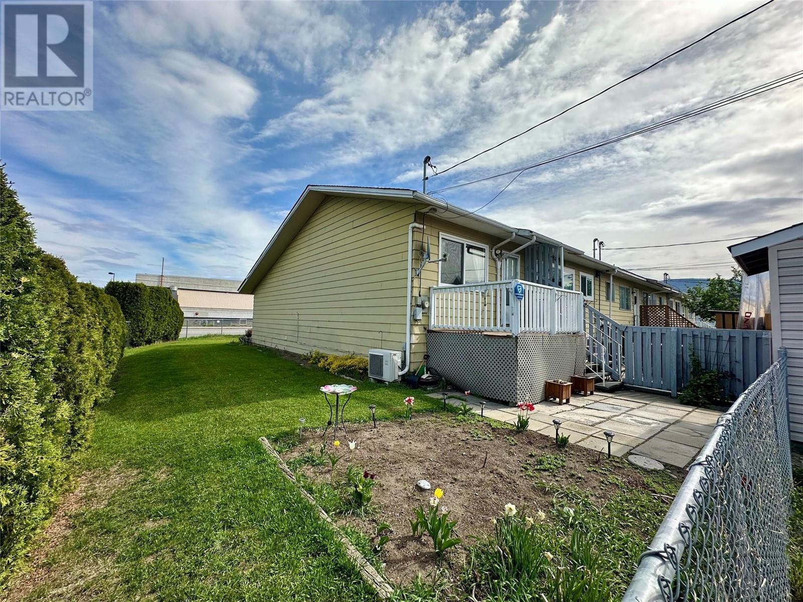 Property at 798 Eckhardt Avenue W image 2