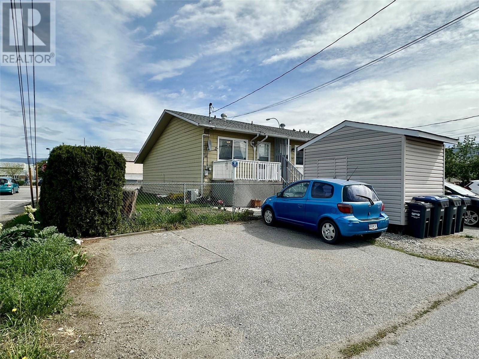 Property at 798 Eckhardt Avenue W image 4