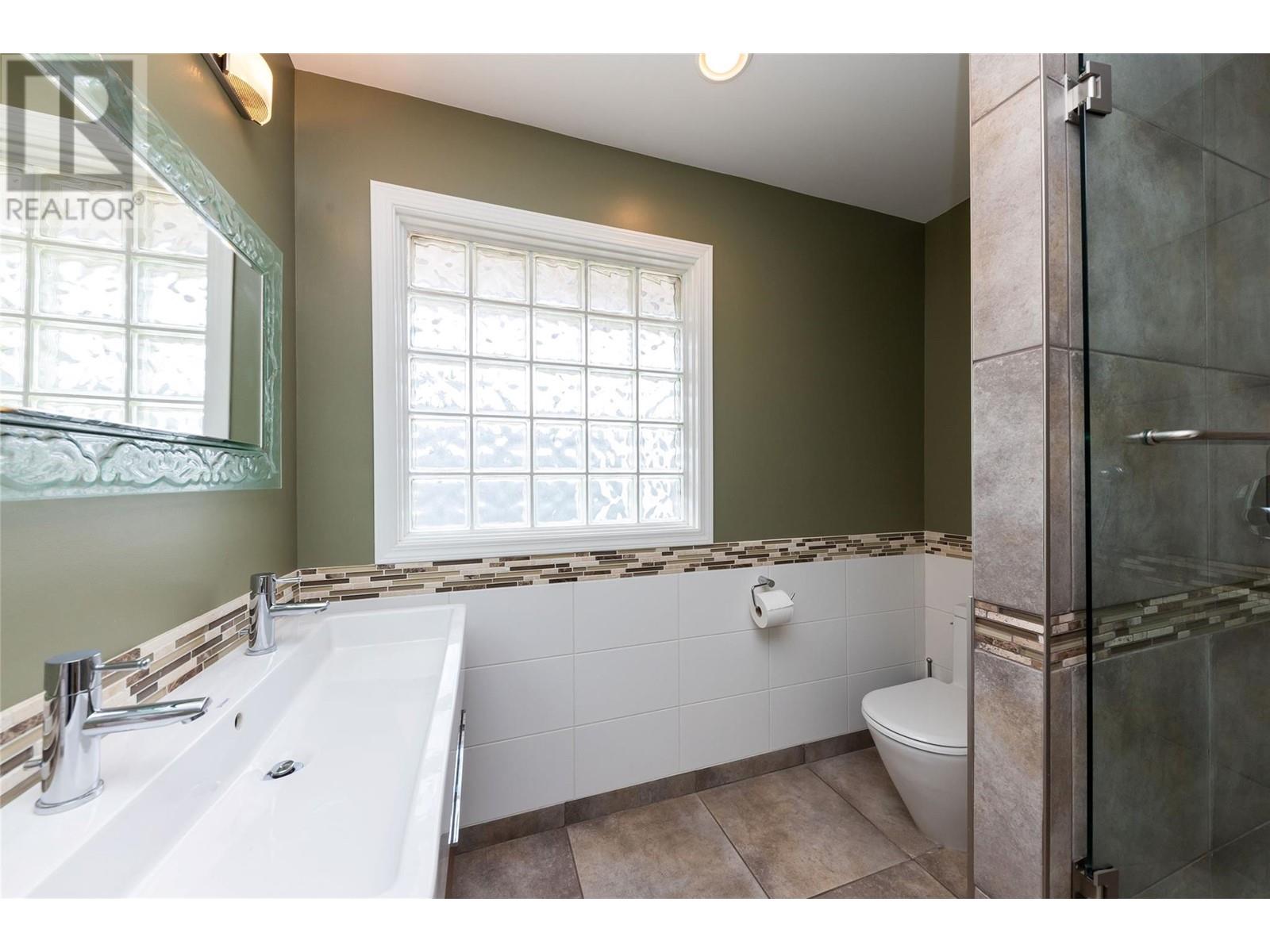 3492 Navatanee Drive, Kamloops, British Columbia  V2H 1S1 - Photo 16 - 10347317