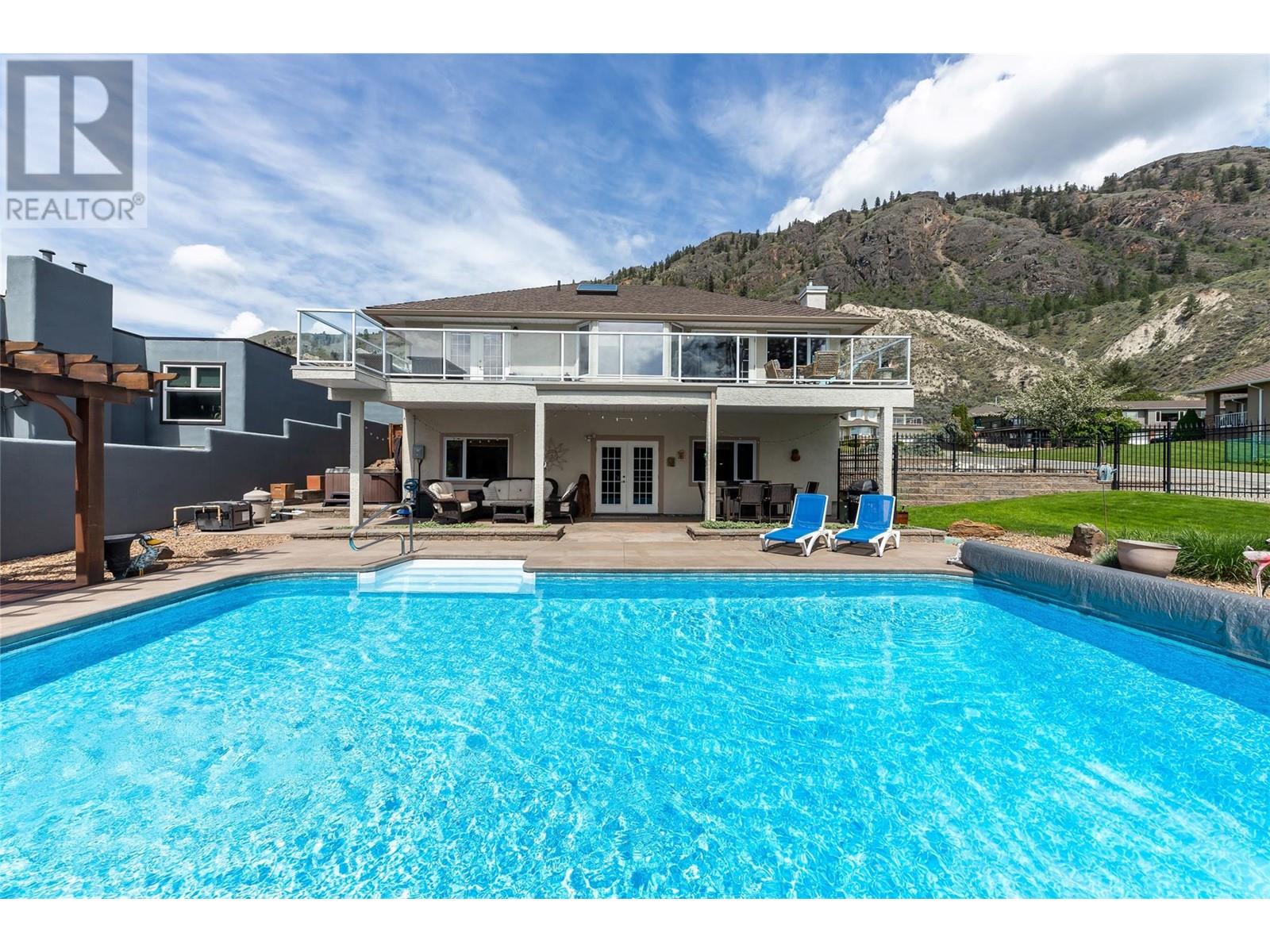 3492 Navatanee Drive, Kamloops, British Columbia  V2H 1S1 - Photo 2 - 10347317