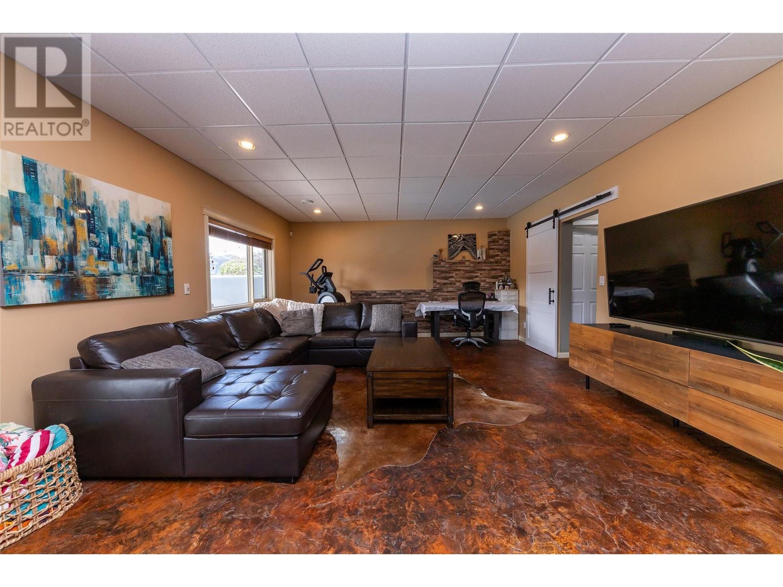 3492 Navatanee Drive, Kamloops, British Columbia  V2H 1S1 - Photo 25 - 10347317