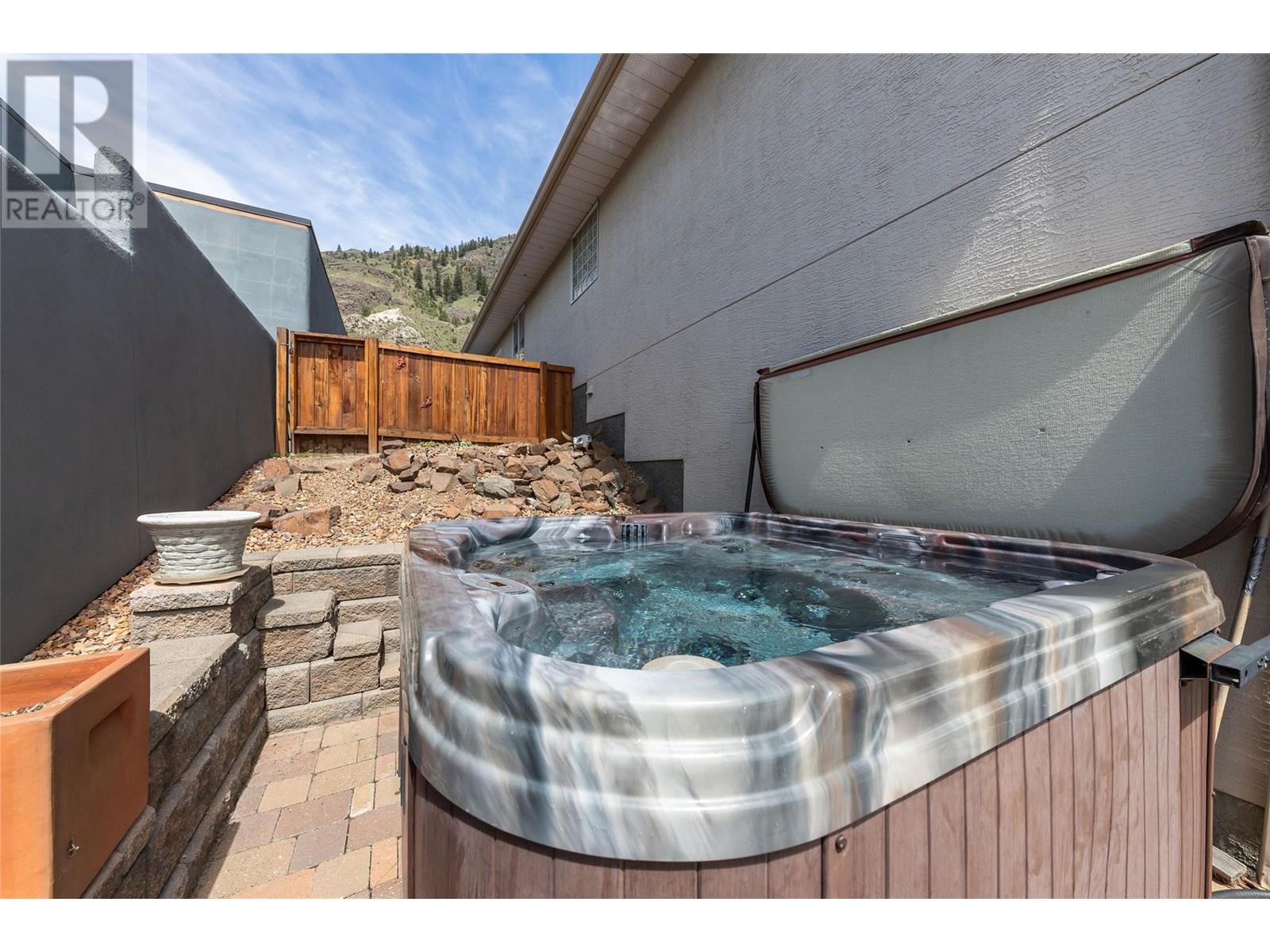 3492 Navatanee Drive, Kamloops, British Columbia  V2H 1S1 - Photo 42 - 10347317
