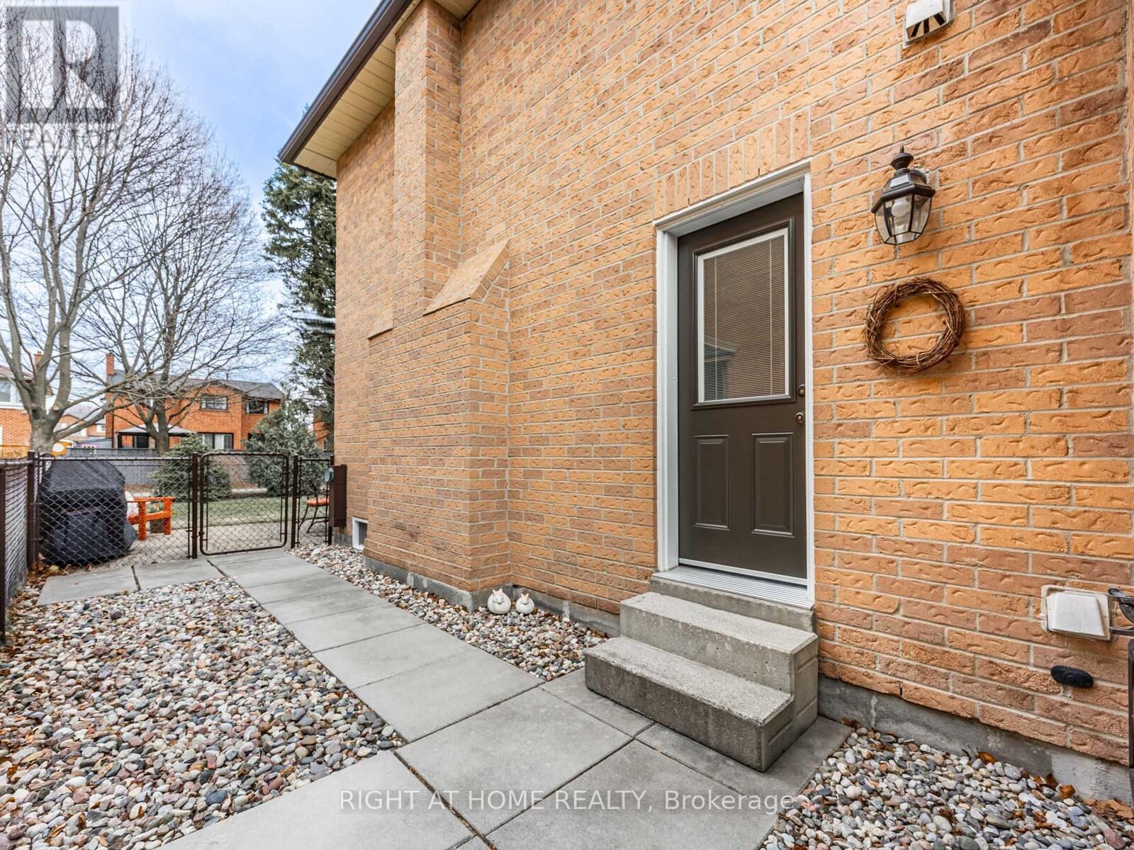 36 Love Crescent, Ajax (South West), Ontario  L1S 4S9 - Photo 32 - E12094263