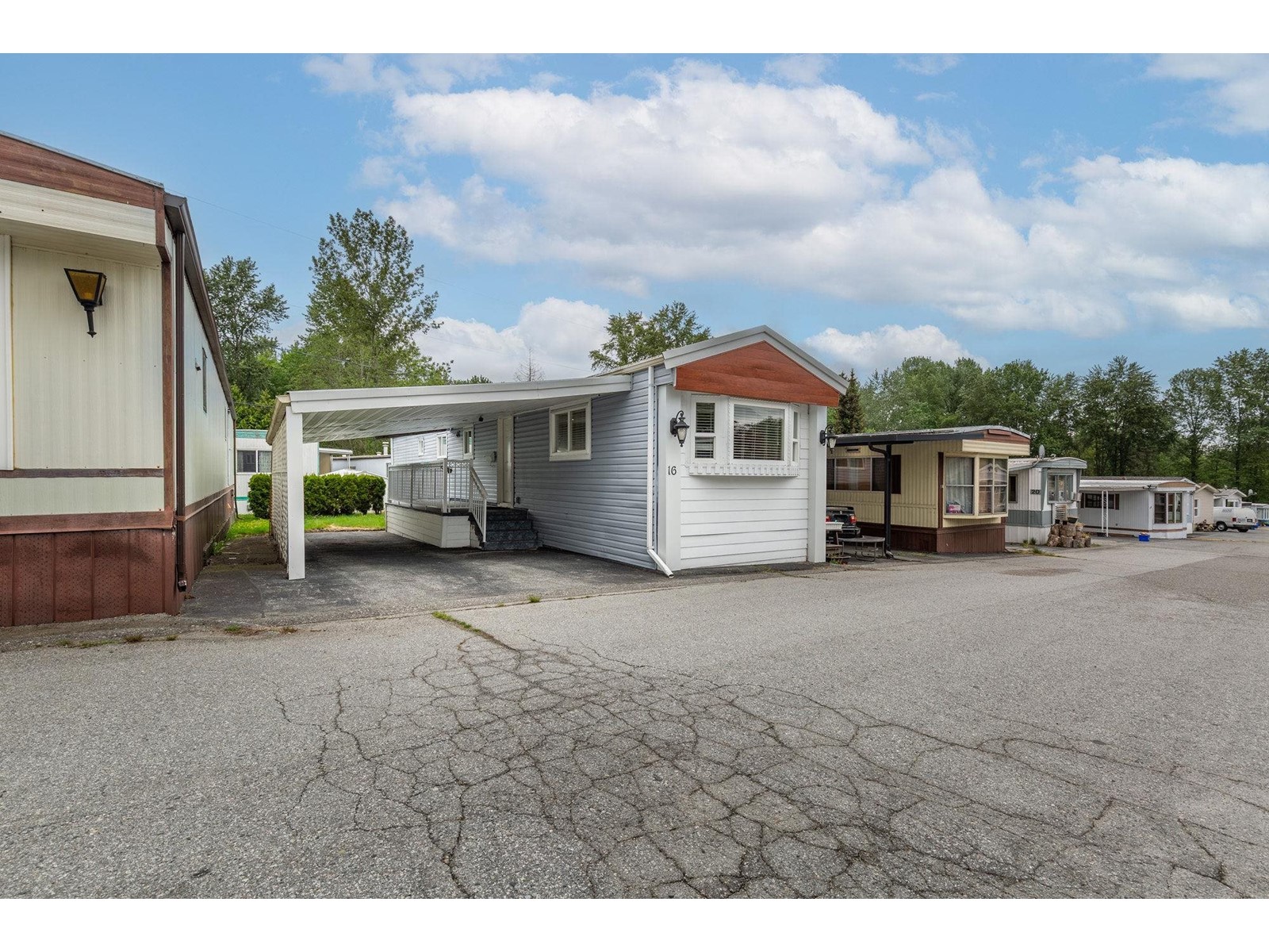 Property at 16 8266 KING GEORGE BOULEVARD image 2