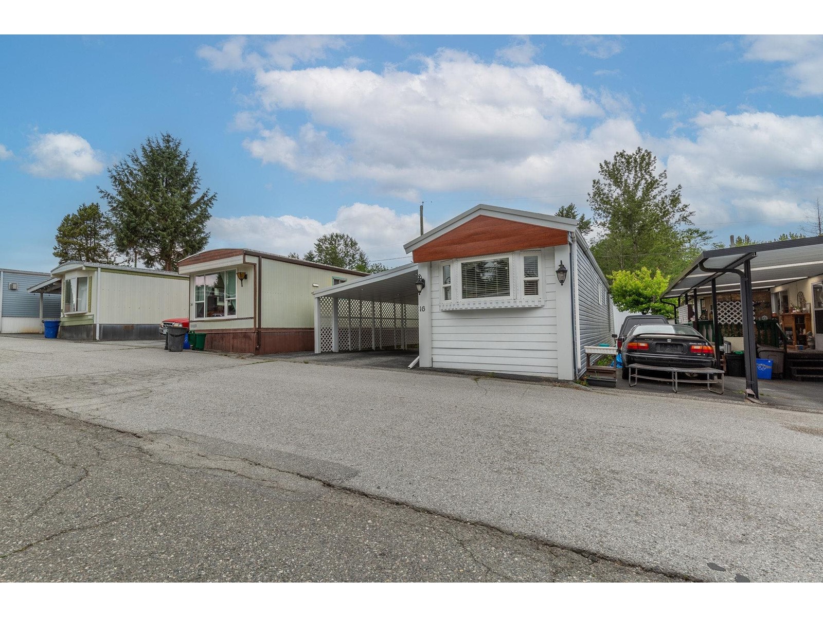 Property at 16 8266 KING GEORGE BOULEVARD image 4