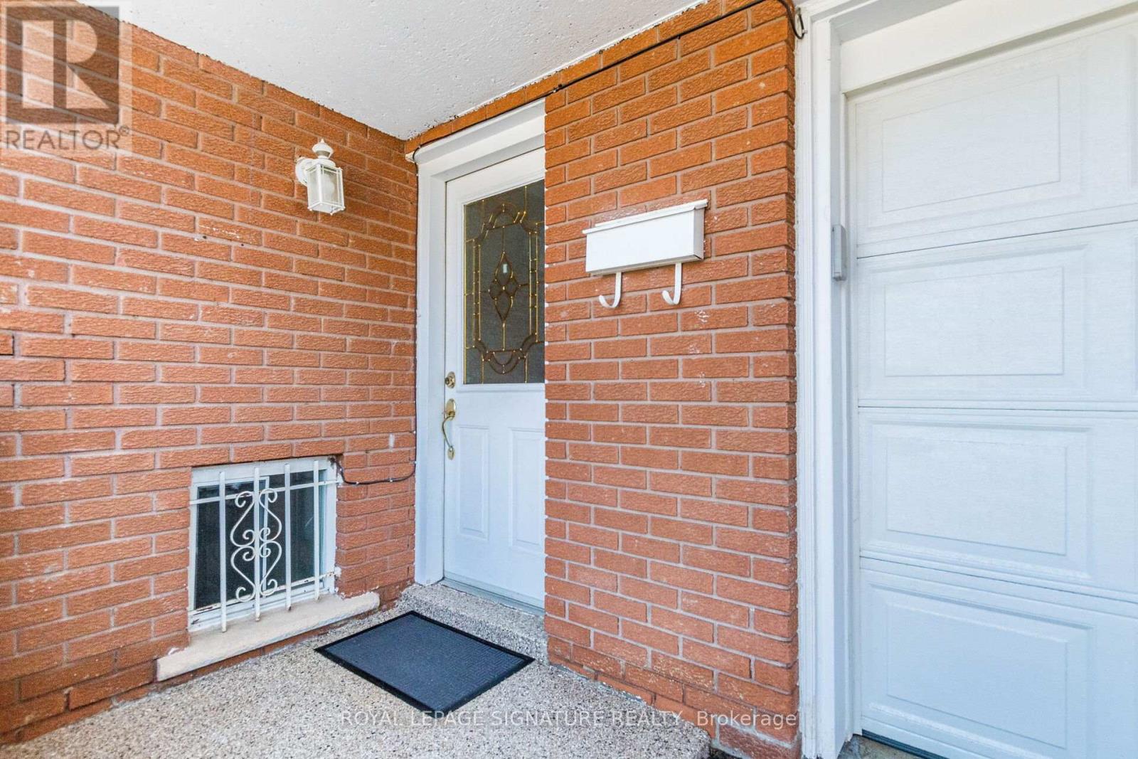 4172 Dursley Crescent, Mississauga, Ontario  L4Z 1J7 - Photo 2 - W12017562