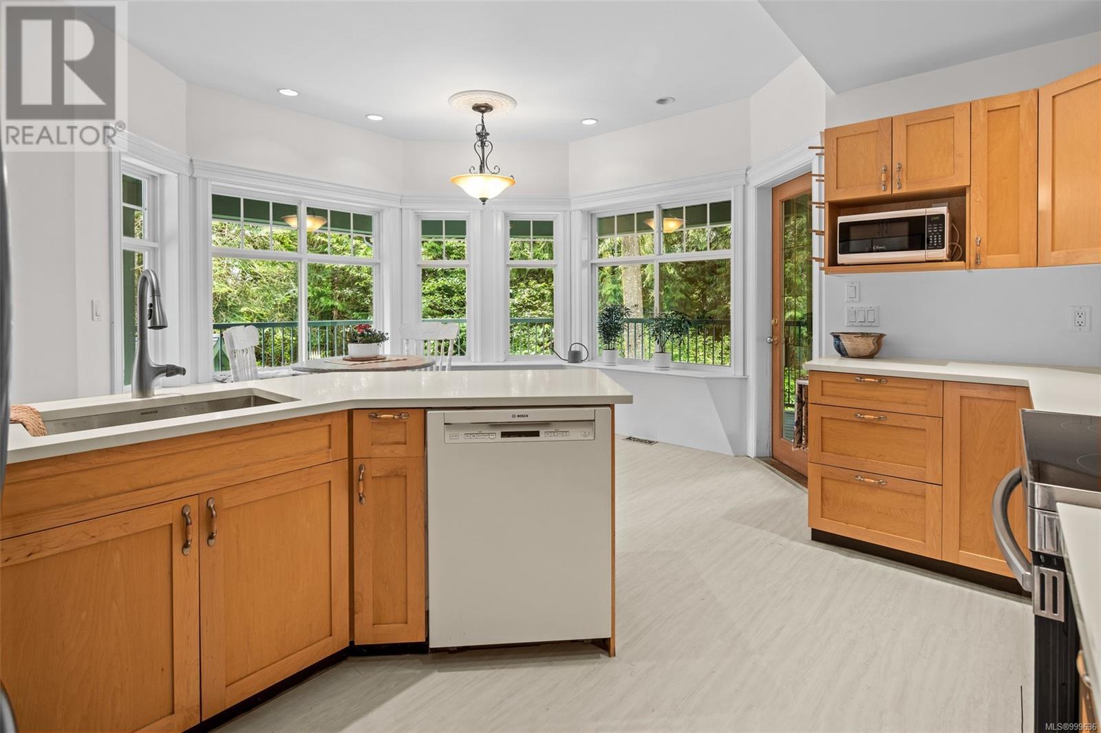 Property at 2102 Mowich Dr image 5