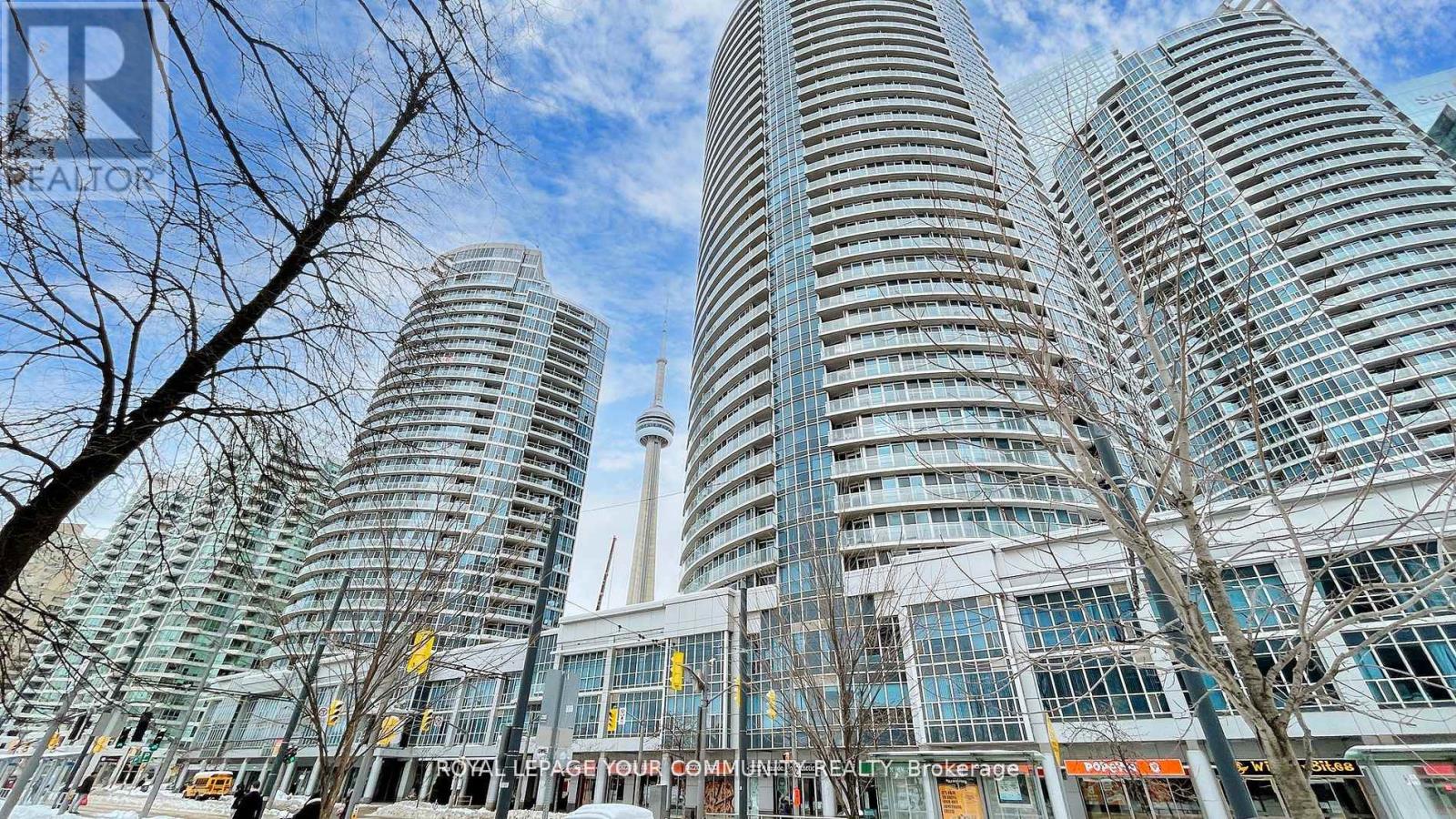 1813 - 208 Queens Quay W, Toronto, Ontario  M5J 2Y5 - Photo 2 - C12154404