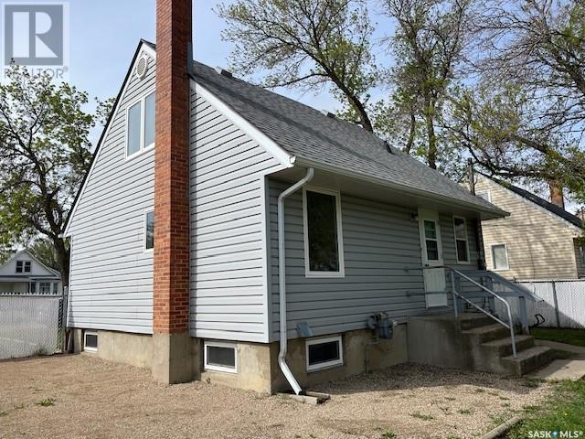 Property at 760 Coteau STREET W image 2