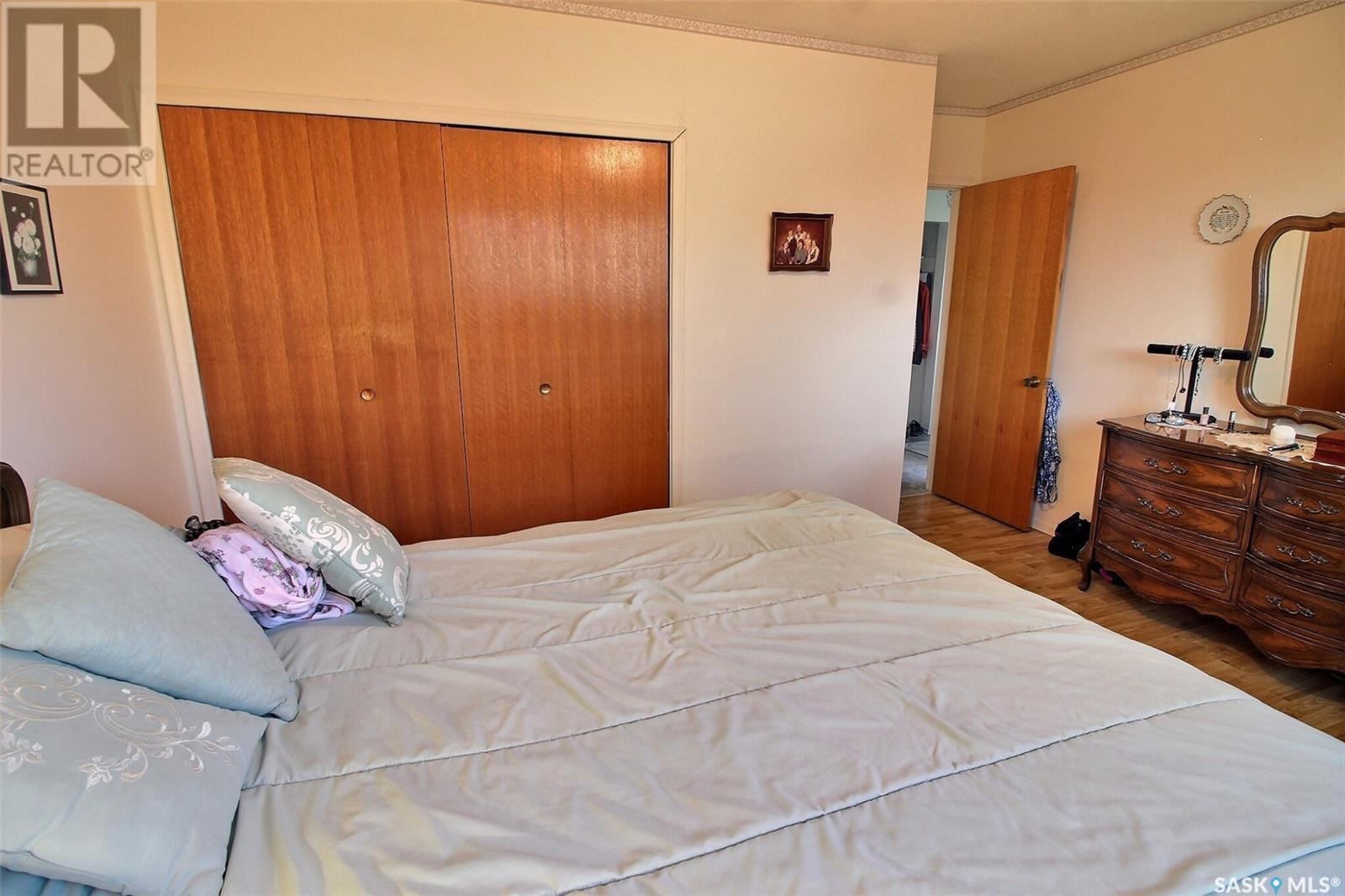 Property at 1310 1st STREET E image 3