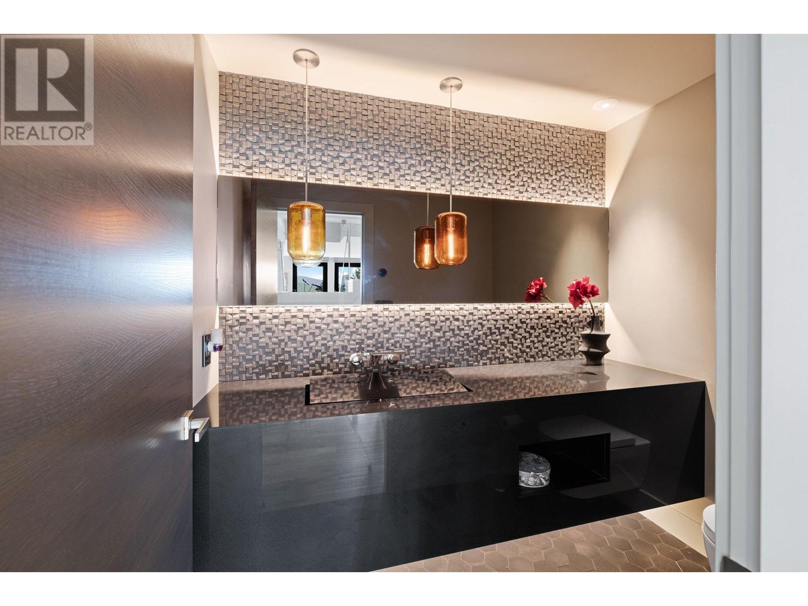 445 Mountain Drive, Lions Bay, British Columbia  V0N 2E0 - Photo 18 - R3003701