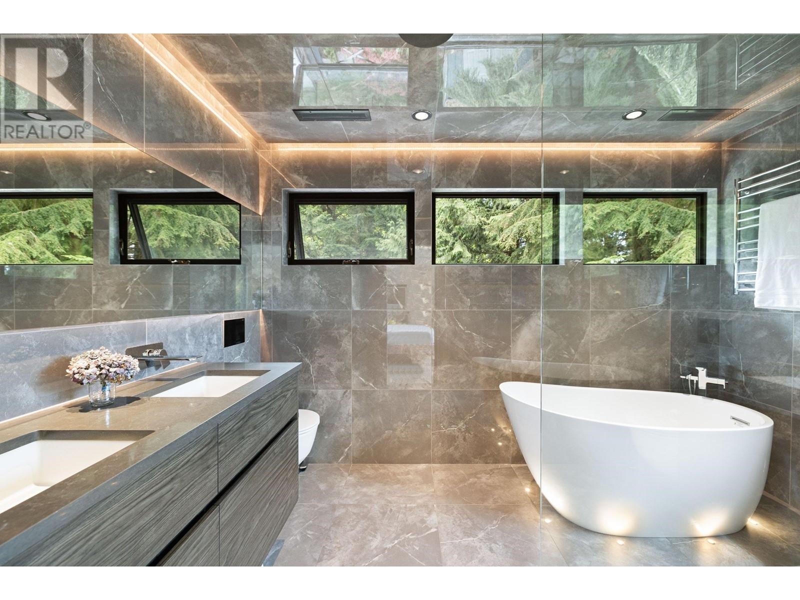 445 Mountain Drive, Lions Bay, British Columbia  V0N 2E0 - Photo 30 - R3003701